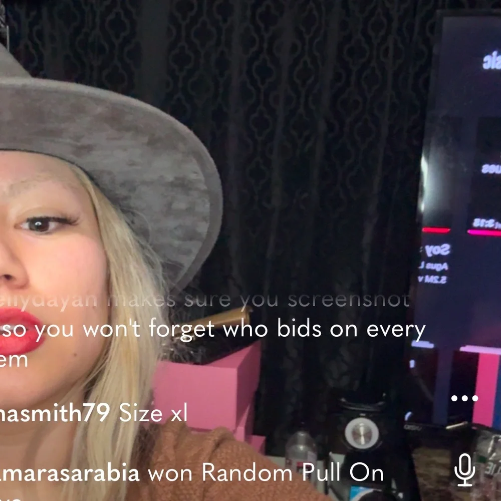 LIKE THIS POST! To be notified when I go live ♥️♥️♥️🖤🖤🖤♥️♥️♥️ - Picture 3 of 5